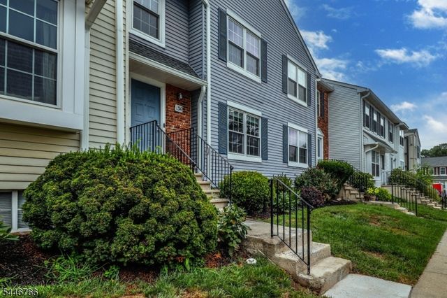 136 Coburn Ln, Franklin Twp., NJ 08873