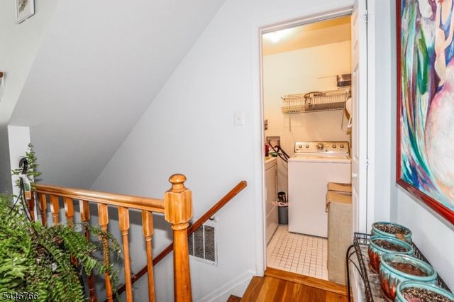 136 Coburn Ln, Franklin Twp., NJ 08873