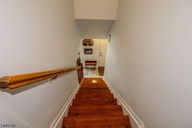 136 Coburn Ln, Franklin Twp., NJ 08873