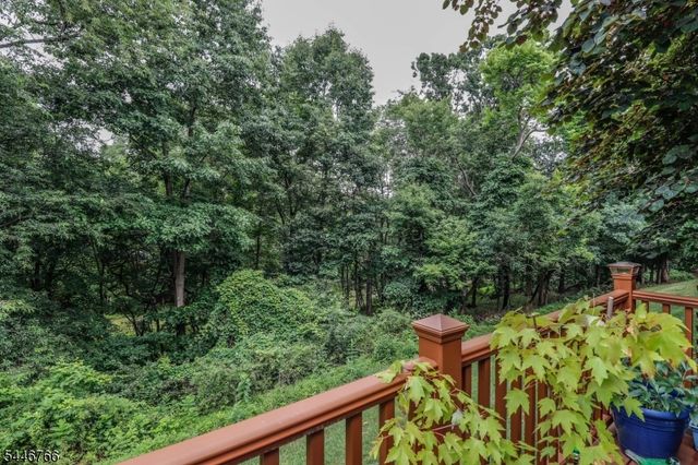 136 Coburn Ln, Franklin Twp., NJ 08873