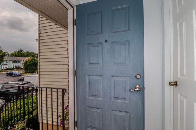 136 Coburn Ln, Franklin Twp., NJ 08873