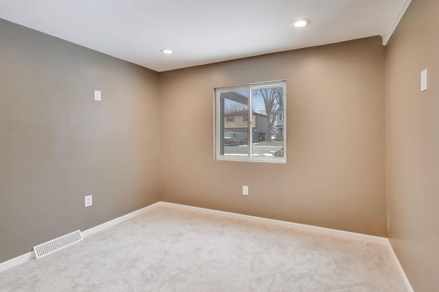 2907 Gregg Drive, Mchenry, IL 60050