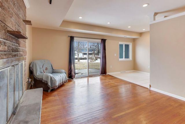 2907 Gregg Drive, Mchenry, IL 60050