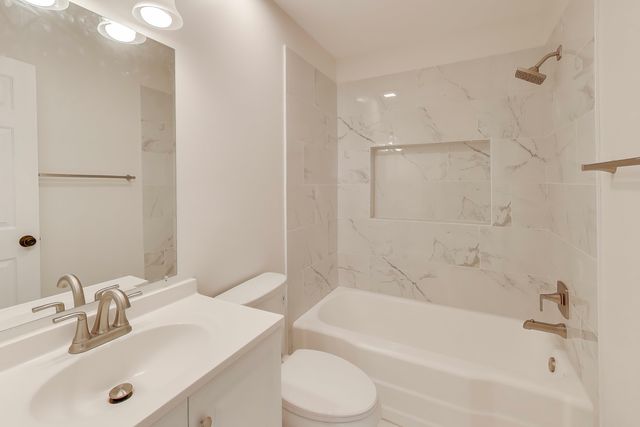 2907 Gregg Drive, Mchenry, IL 60050