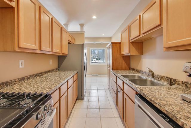 2907 Gregg Drive, Mchenry, IL 60050