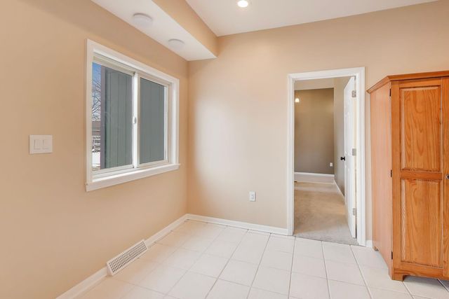 2907 Gregg Drive, Mchenry, IL 60050