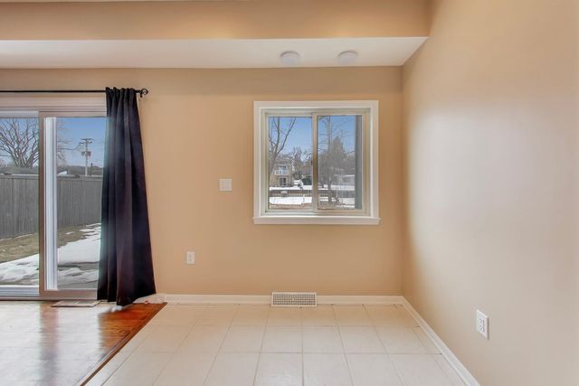 2907 Gregg Drive, Mchenry, IL 60050