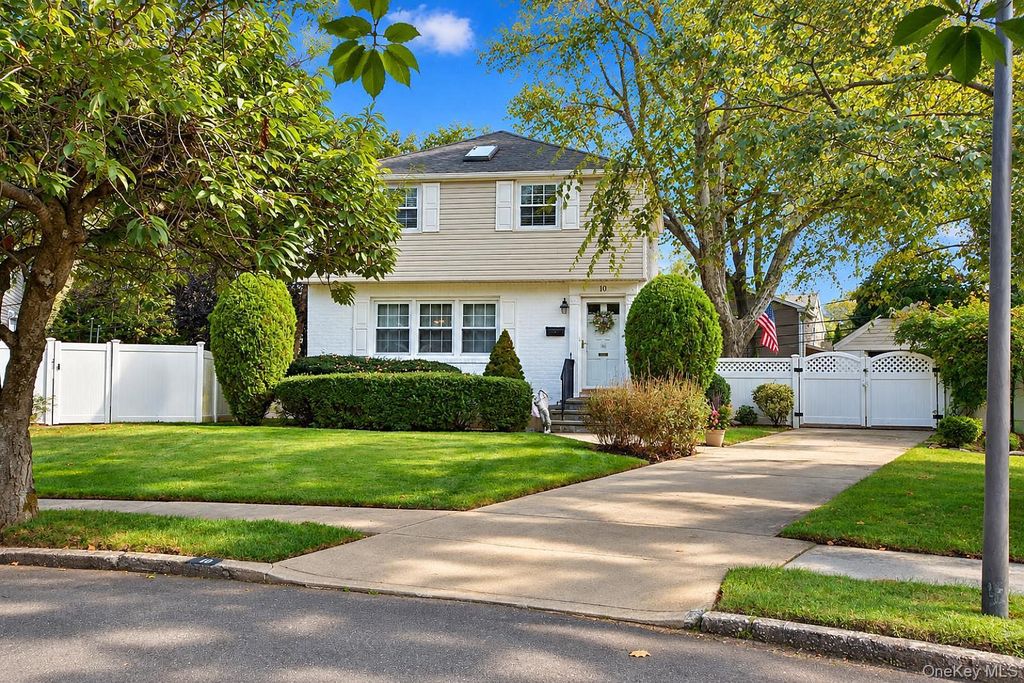10 Alton Court, Merrick, NY 11566 — photo 3