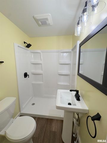 2222 W CALLENDER Avenue, West Peoria, IL 61604