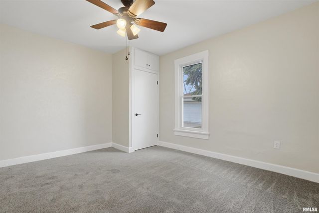 2222 W CALLENDER Avenue, West Peoria, IL 61604