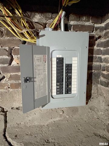 2222 W CALLENDER Avenue, West Peoria, IL 61604