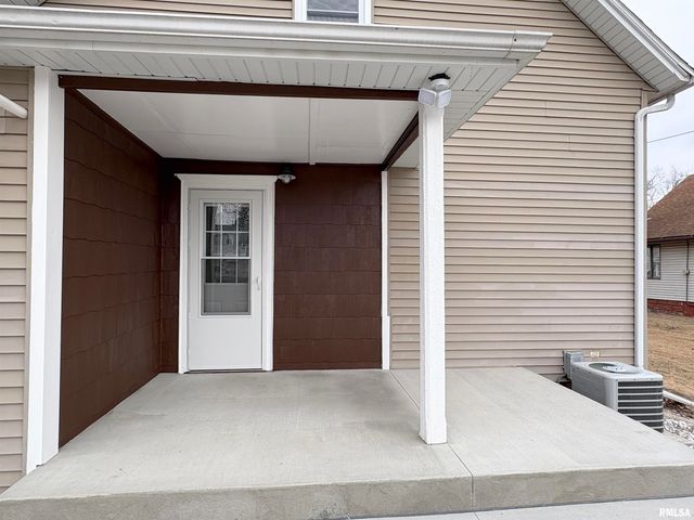 2222 W CALLENDER Avenue, West Peoria, IL 61604