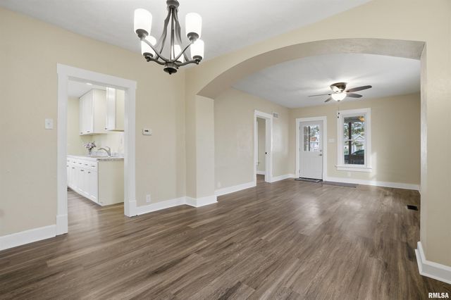 2222 W CALLENDER Avenue, West Peoria, IL 61604