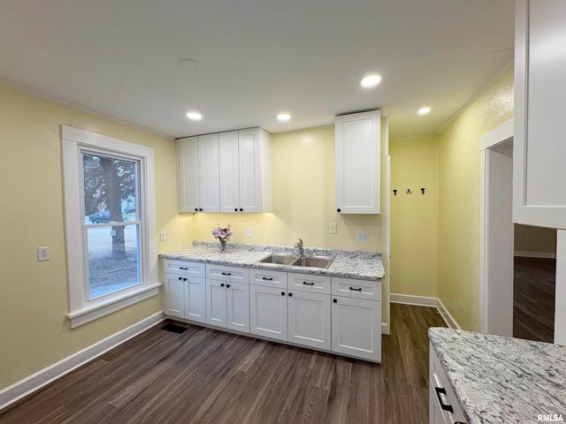 2222 W CALLENDER Avenue, West Peoria, IL 61604