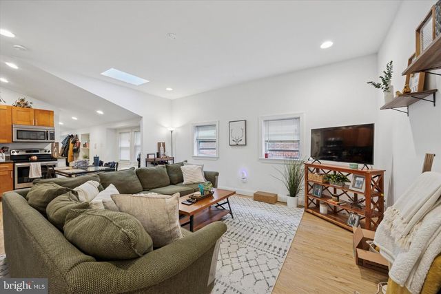 4310 SPRUCE ST, Philadelphia, PA 19104