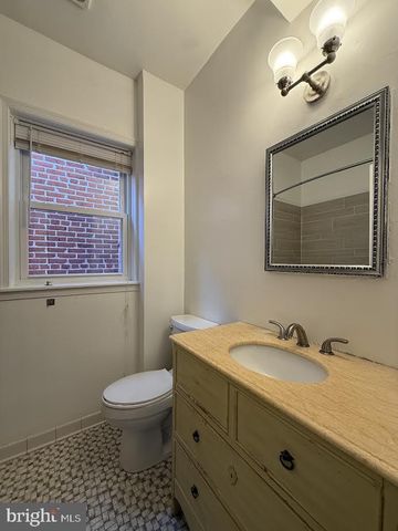 833 11TH ST NE, Washington, DC 20002