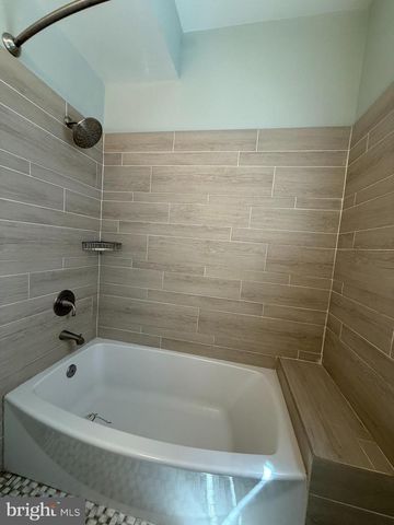 833 11TH ST NE, Washington, DC 20002