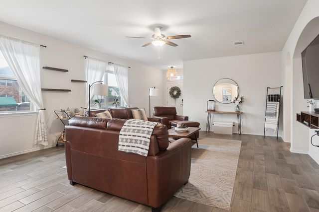 732 Manzano LN, Pflugerville, TX 78660