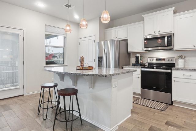 732 Manzano LN, Pflugerville, TX 78660