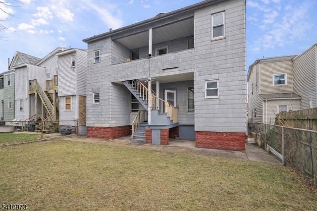 33 Delaware Street, Elizabeth City, NJ 07206