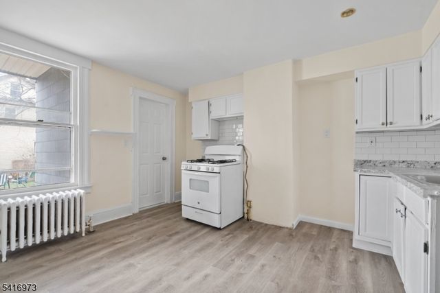 33 Delaware Street, Elizabeth City, NJ 07206