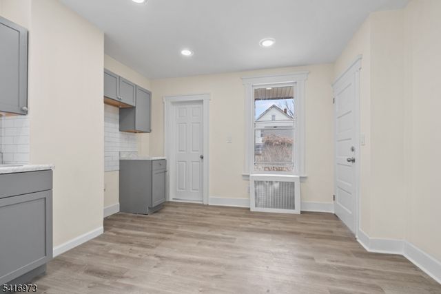 33 Delaware Street, Elizabeth City, NJ 07206