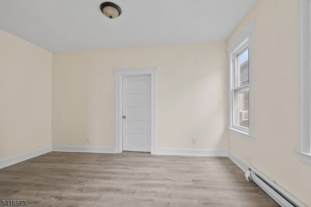 33 Delaware Street, Elizabeth City, NJ 07206