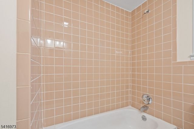 33 Delaware Street, Elizabeth City, NJ 07206