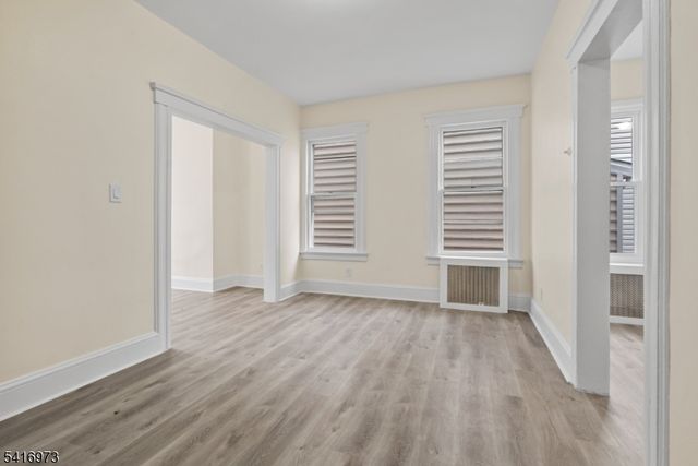 33 Delaware Street, Elizabeth City, NJ 07206