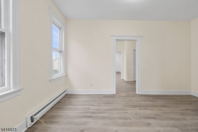 33 Delaware Street, Elizabeth City, NJ 07206