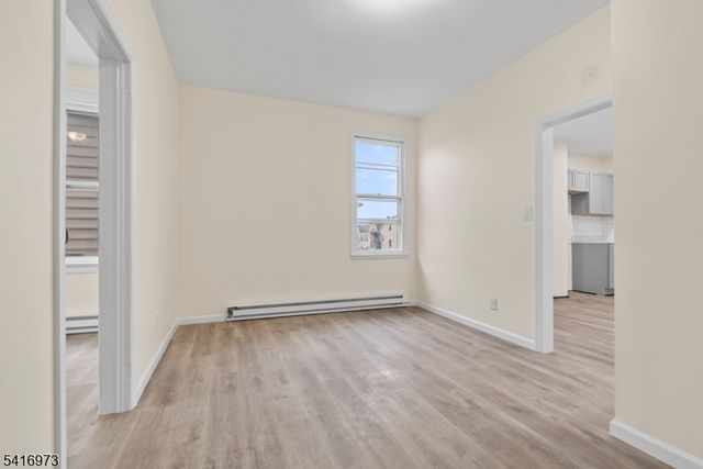 33 Delaware Street, Elizabeth City, NJ 07206