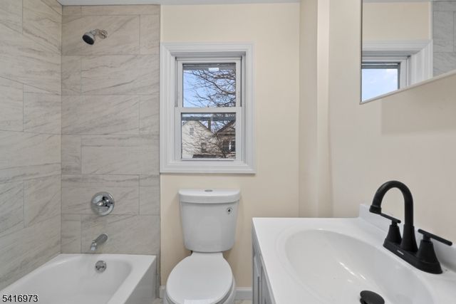 33 Delaware Street, Elizabeth City, NJ 07206