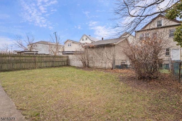 33 Delaware Street, Elizabeth City, NJ 07206