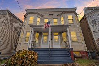 33 Delaware Street, Elizabeth City, NJ 07206