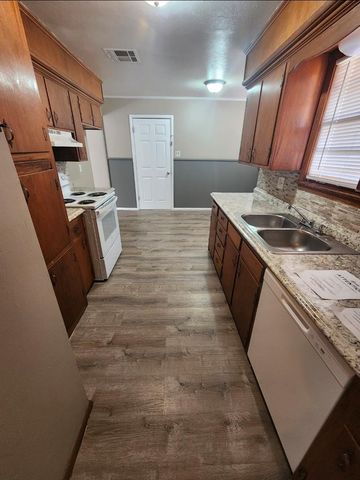 4409 Roosevelt Dr, Midland, TX 79703