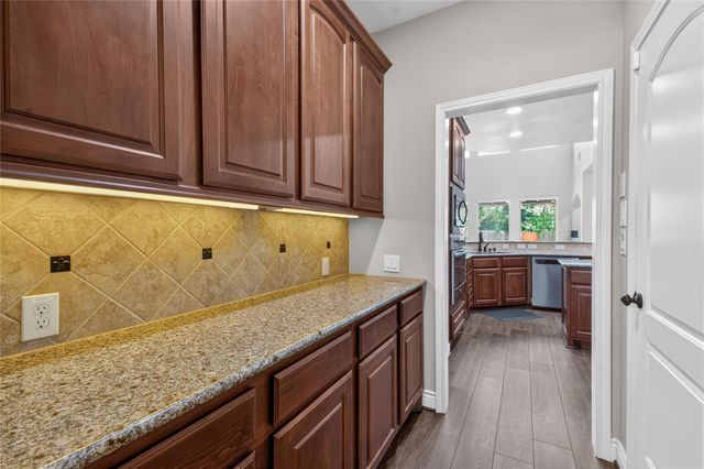 164 Deerfield Meadow Drive, Conroe, TX 77384