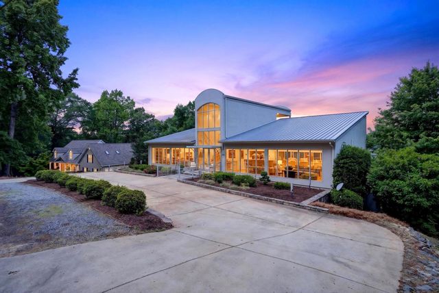 1125 Dickson Road, Campobello, SC 29322