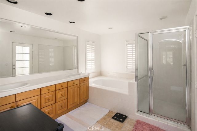 11 Highfield, Irvine, CA 92618