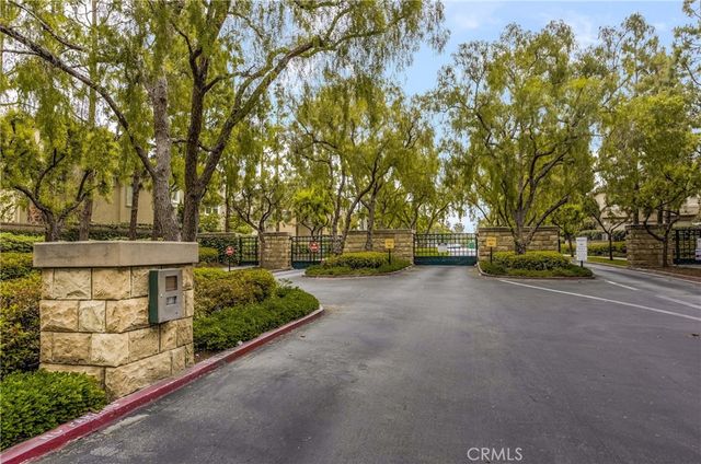 11 Highfield, Irvine, CA 92618