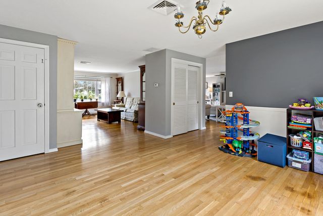 348 Prince Hinckley Road, Centerville, MA 02632