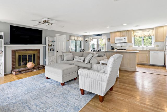 348 Prince Hinckley Road, Centerville, MA 02632
