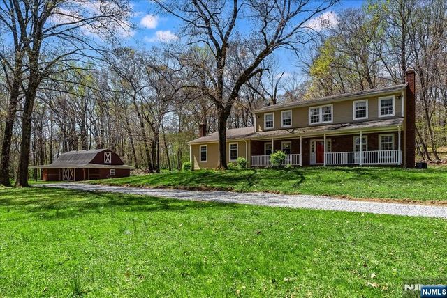 6 Fleming Court, Washington Township, NJ 07853