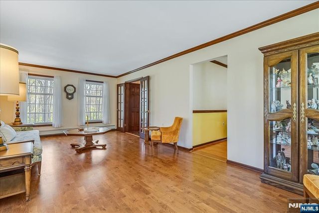 6 Fleming Court, Washington Township, NJ 07853