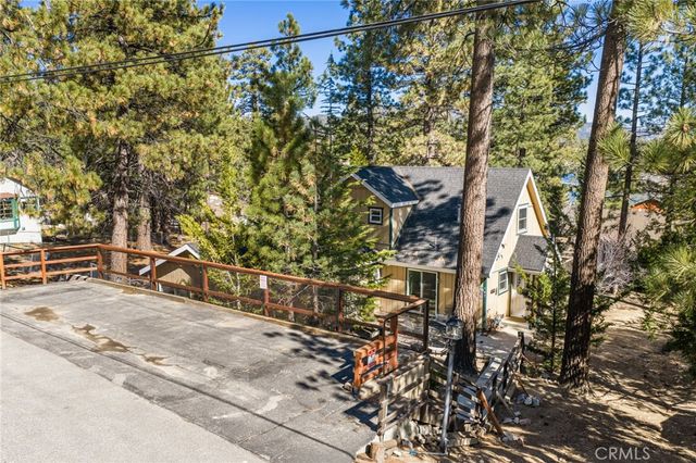 547 Chipmunk, Big Bear Lake, CA 92315