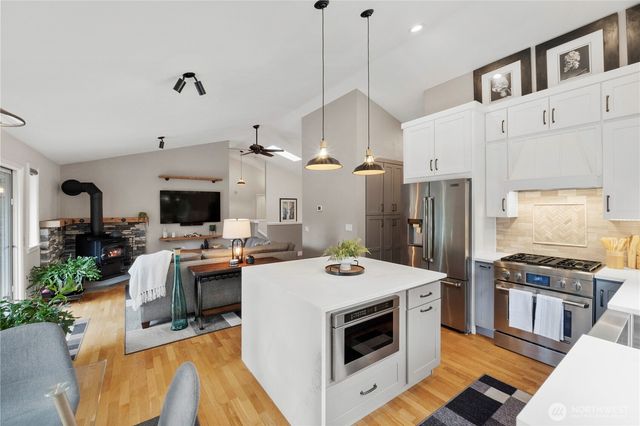 23059 265th Place SE, Maple Valley, WA 98038