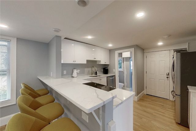 382 Spring Street 2, Newport, RI 02840