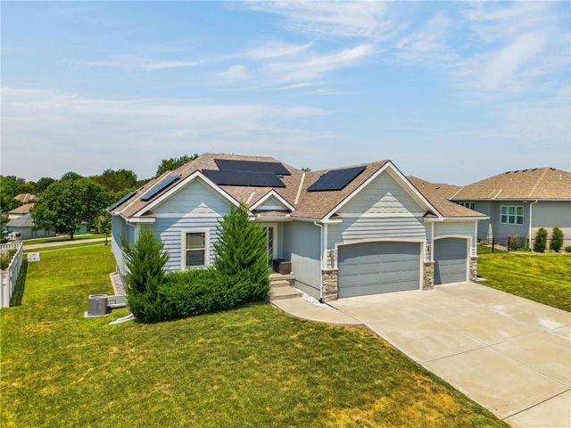 2309 NE Colonnade Avenue, Blue Springs, MO 64029