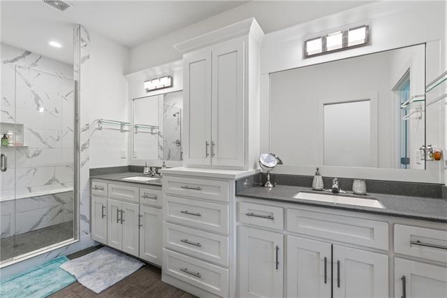 2309 NE Colonnade Avenue, Blue Springs, MO 64029