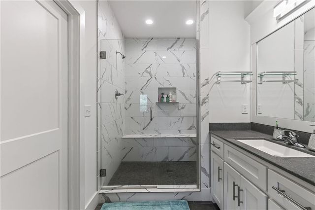 2309 NE Colonnade Avenue, Blue Springs, MO 64029