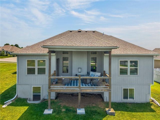 2309 NE Colonnade Avenue, Blue Springs, MO 64029
